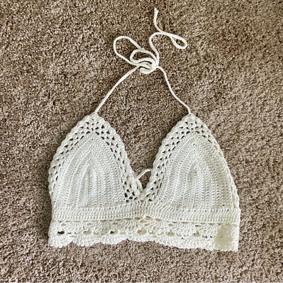 Lulu's Let's Run Away Ivory Crochet Halter Crop Top - M/L - Picture 5 of 9